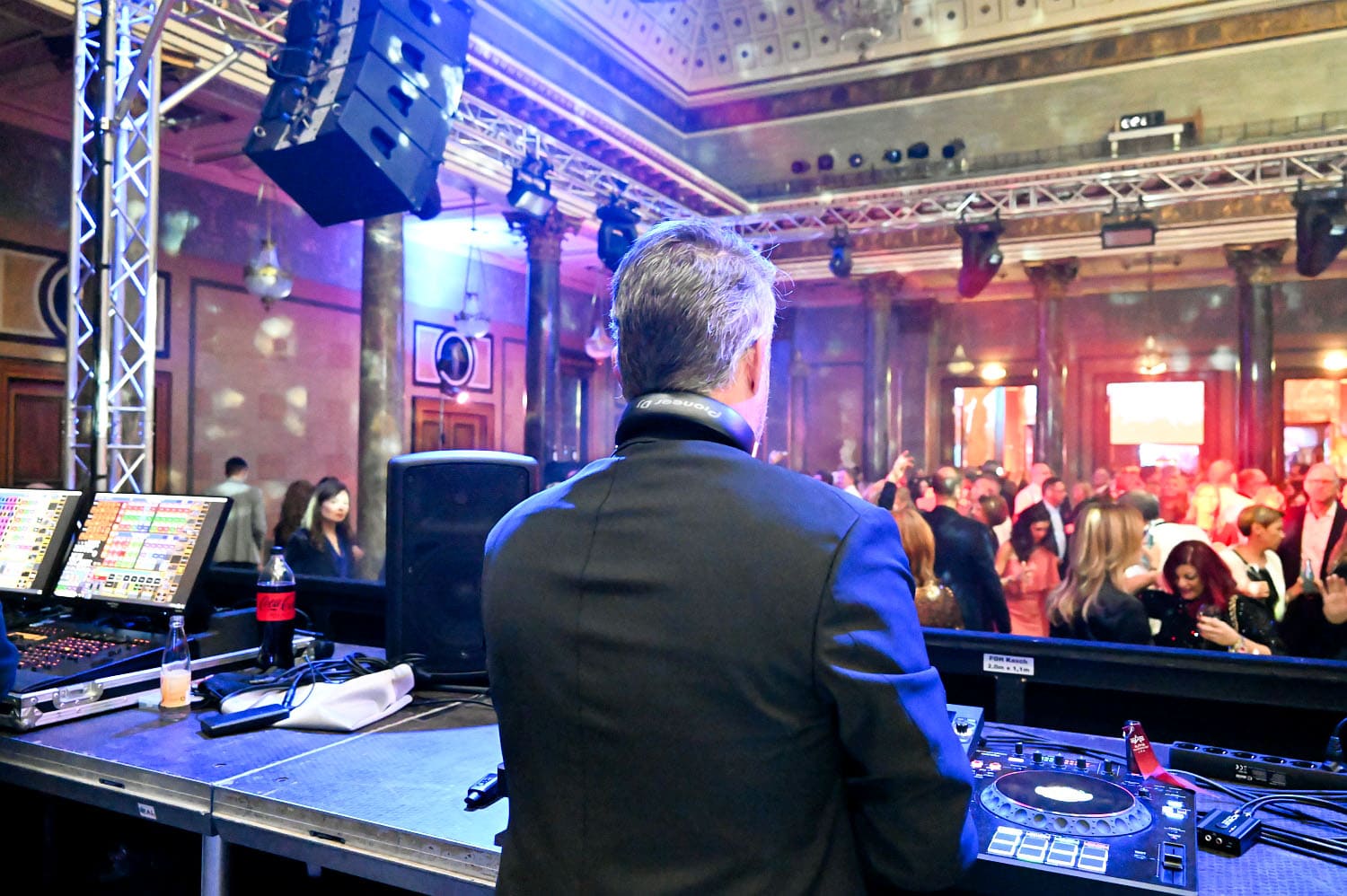 Rauschhofer im Friedrich-von-Thiersch-Saal zur Silvester-Gala im Kurhaus Wiesbaden 2026★2027