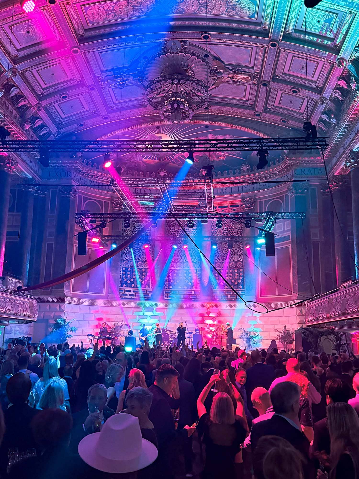 Silvester-Gala im Kurhaus Wiesbaden mit der Urban Club Band im Friedrich-von-Thiersch-Saal